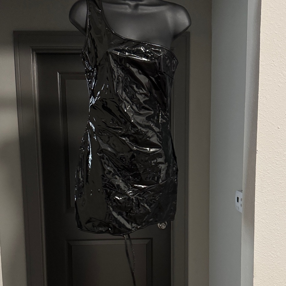 Black One-Shoulder Shiny Dress with thigh strap